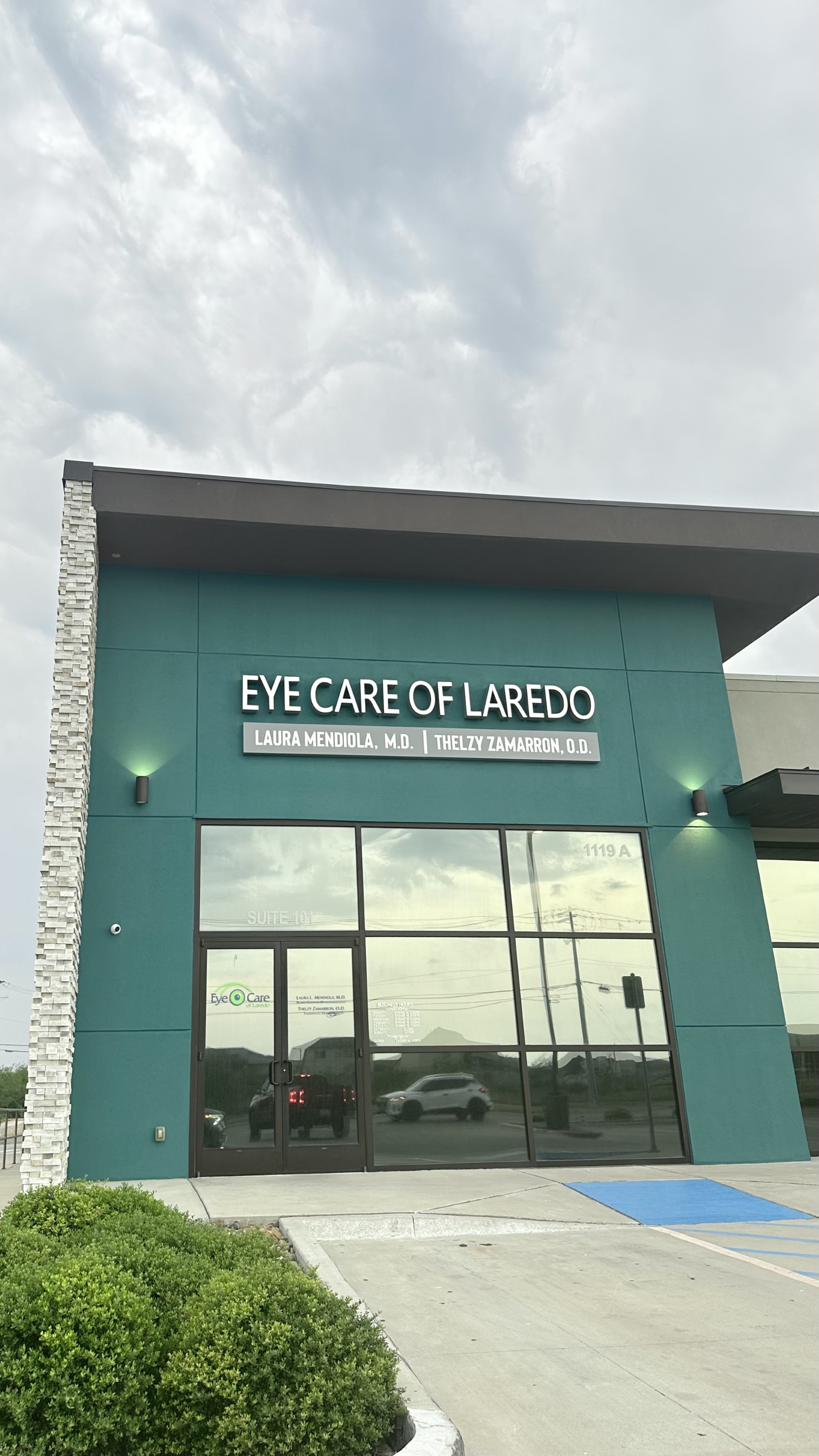 Laredo Optical Co. Professional Storefront